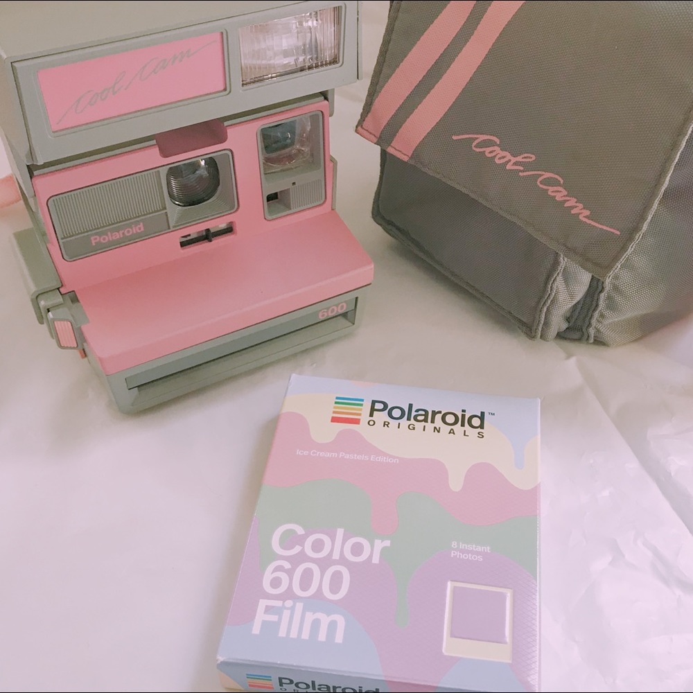 SOLD – Polaroid Cool Cam Pastel Dream set
